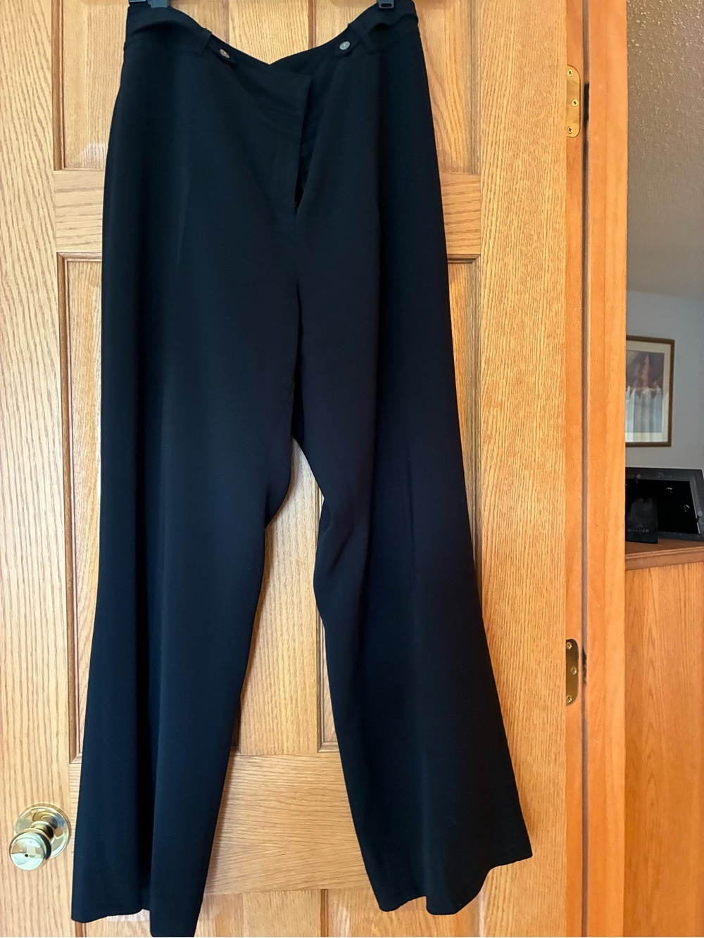 Tahari Black Wide-Leg Trousers with Fluid Drape